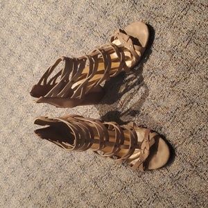 Crown + Vintage - Women's Heeled Sandel - size 8